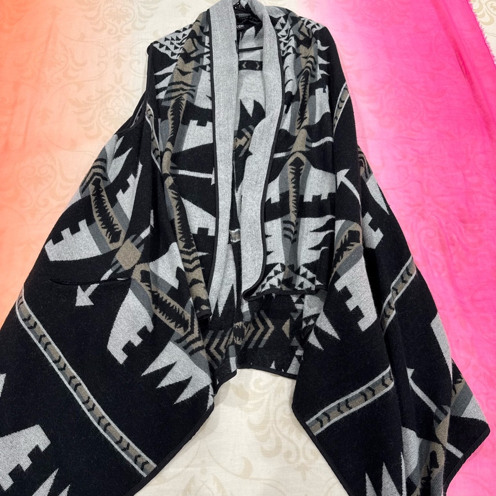 Tribal Pattern Black and Gray Shawl